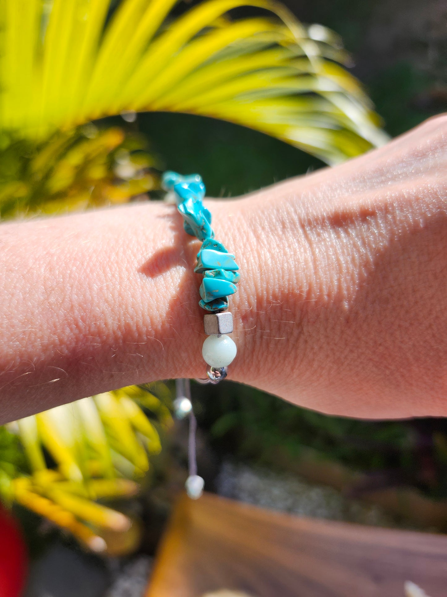 Bracelet ref 41 : Cordon réglable Magnésite et Amazonite