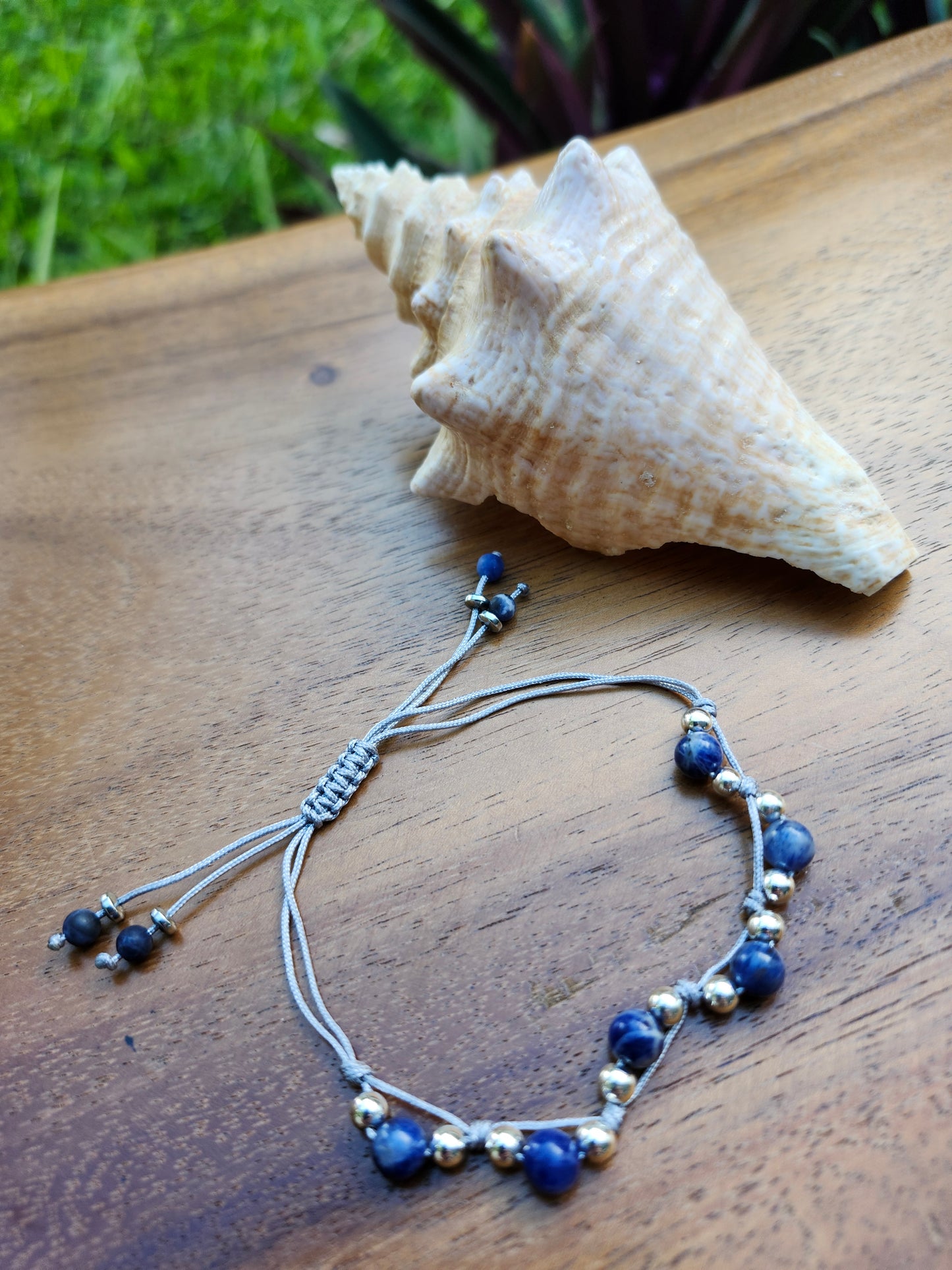 Bracelet ref 46 : Cordon réglable Sodalite / Hématite
