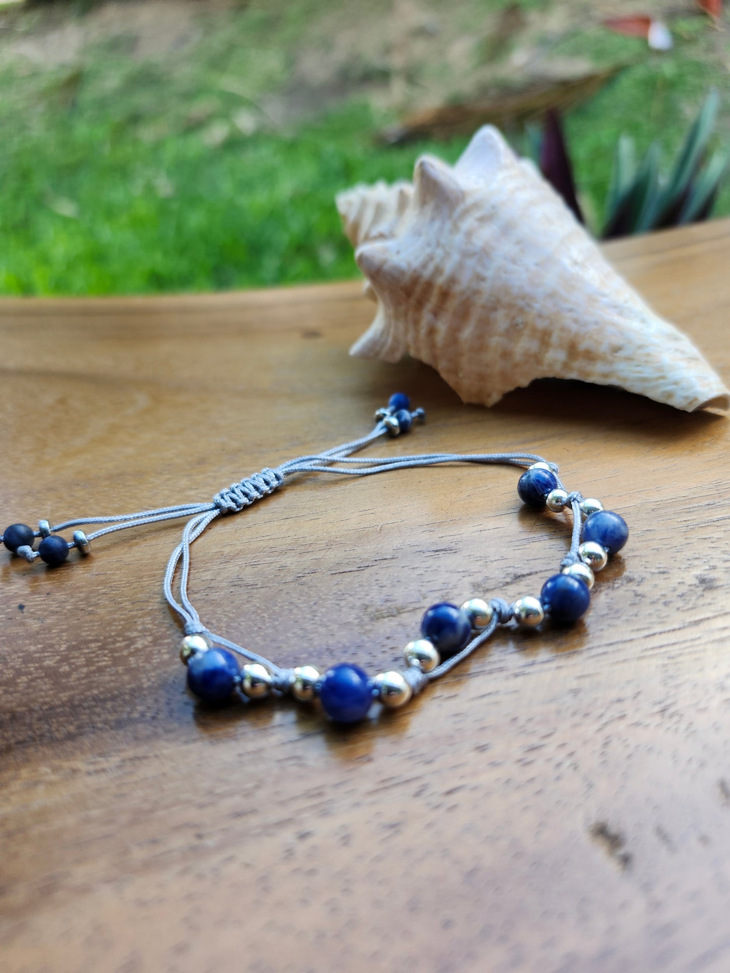 Bracelet ref 46 : Cordon réglable Sodalite / Hématite