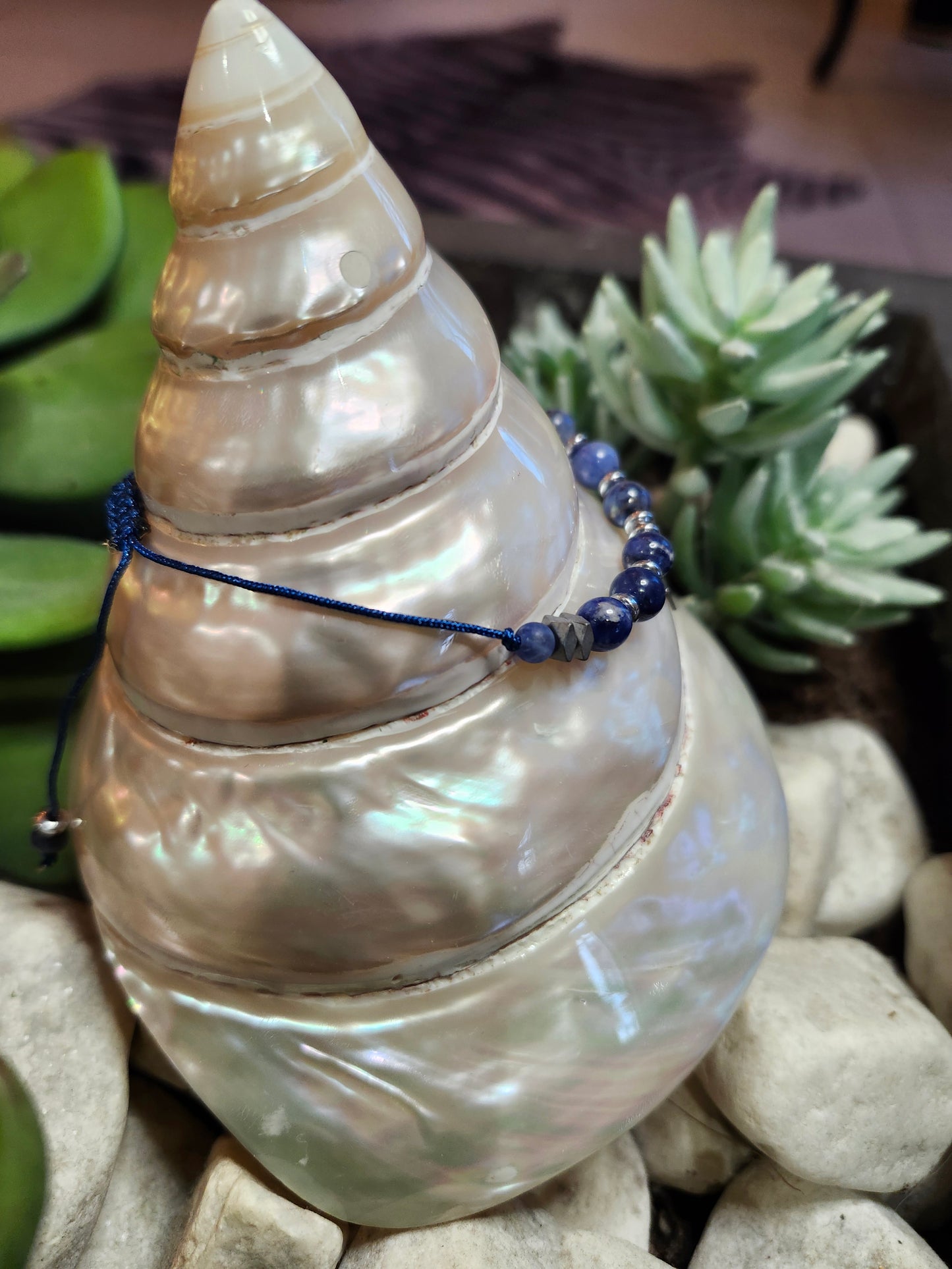 Bracelet ref 59 : Cordon réglable Sodalite et hématite