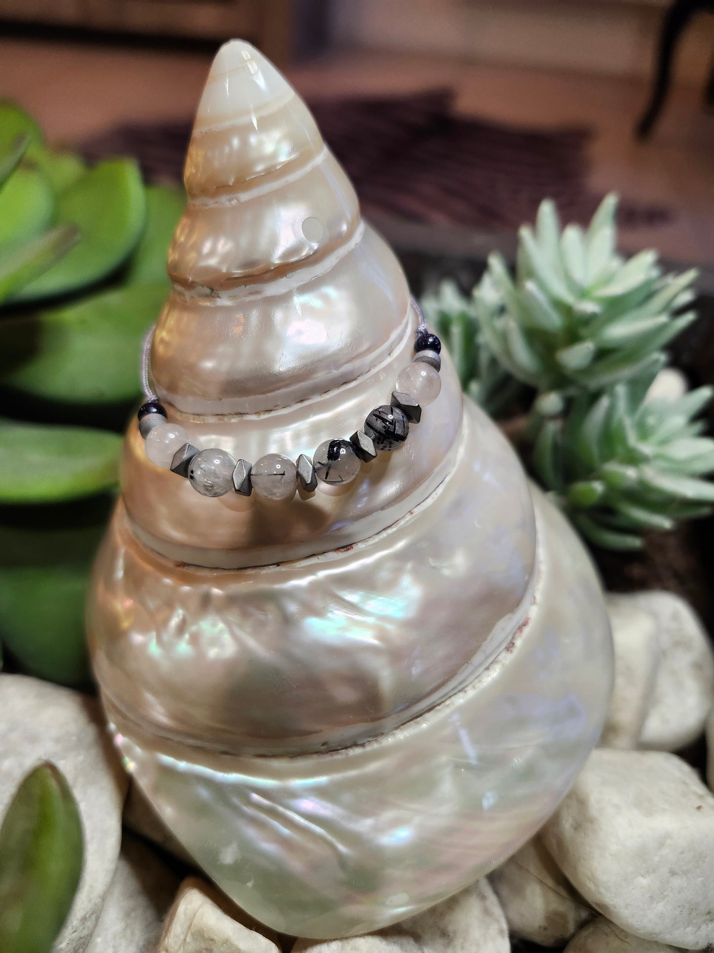Bracelet ref 65 : Cordon réglable Tourmaline et hématite