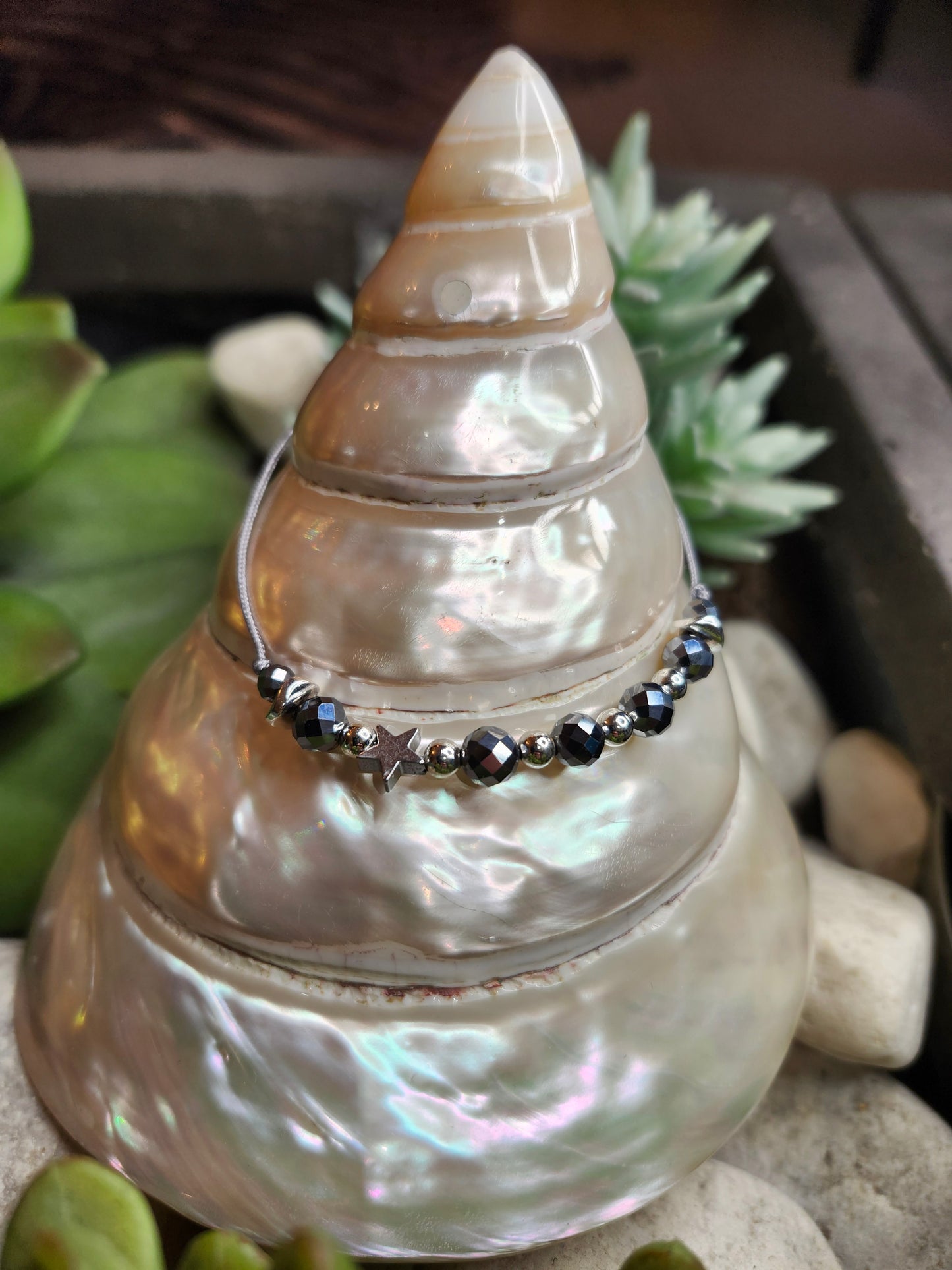 Bracelet ref 86 : Cordon réglable Silicium et Hématite