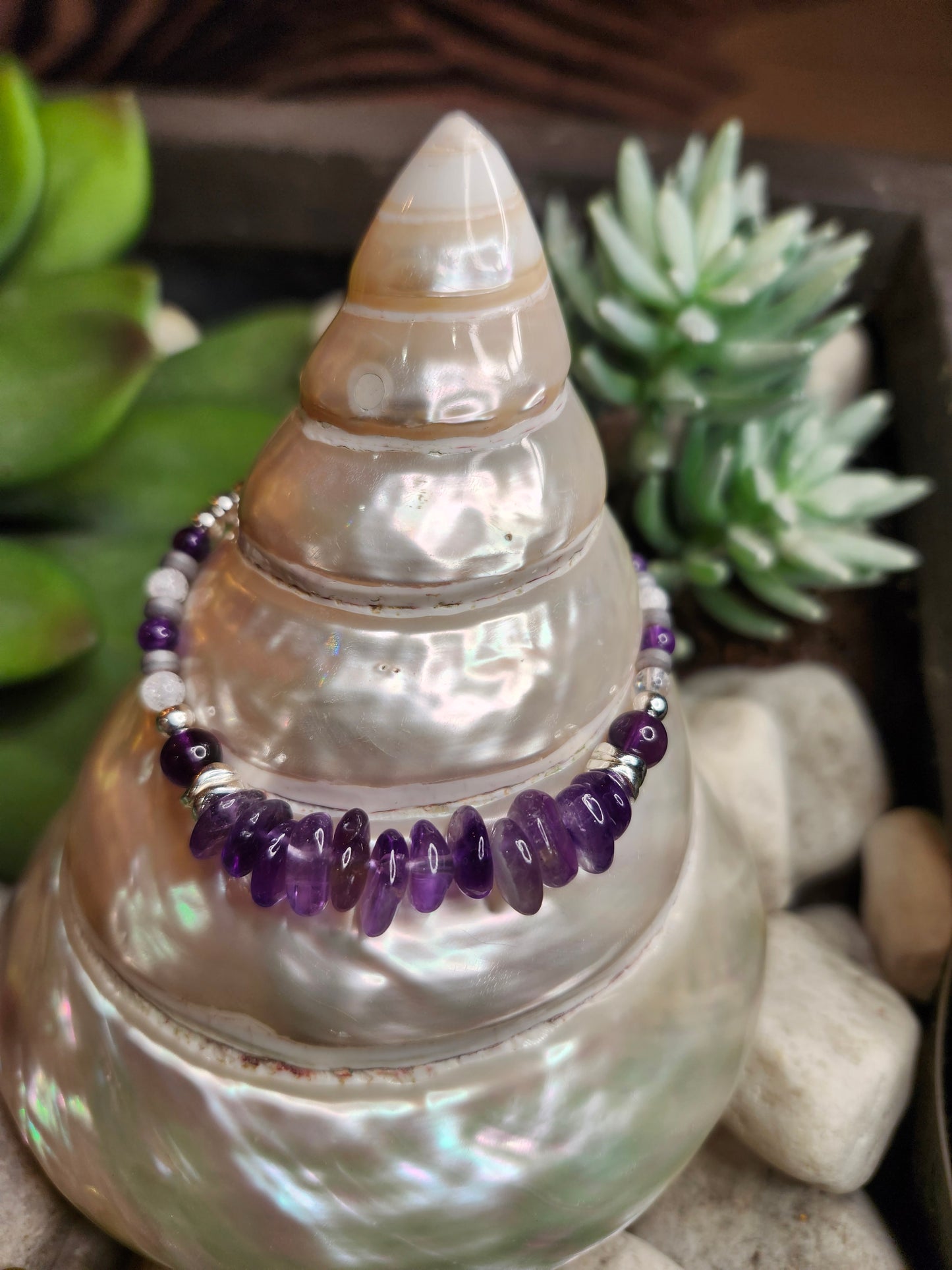 Bracelet ref 88 : Cordon réglable Améthyste, Cristal de roche et Hématite