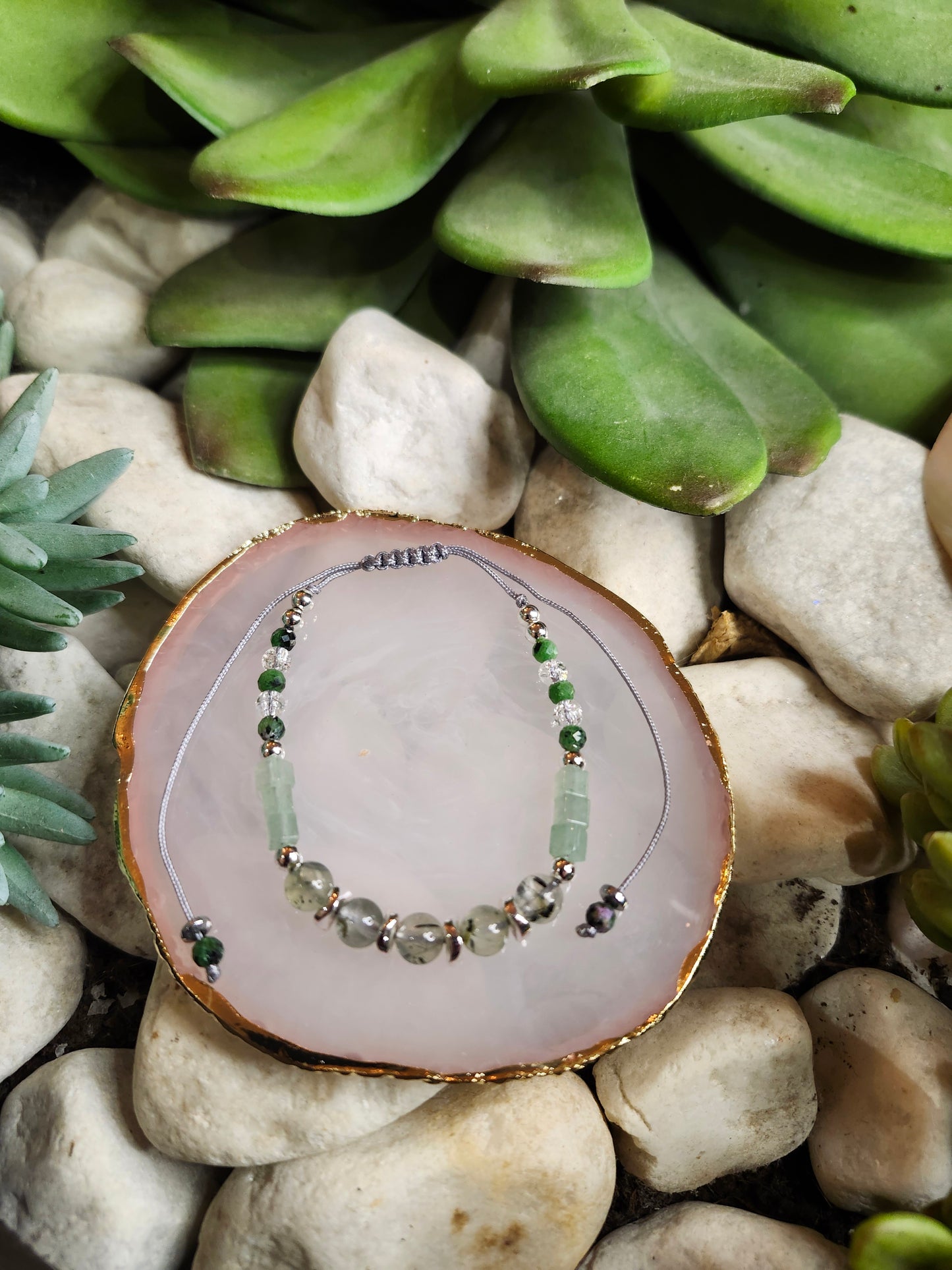 Bracelet ref 89 : Cordon réglable Précuite, Aventurine et Hématite