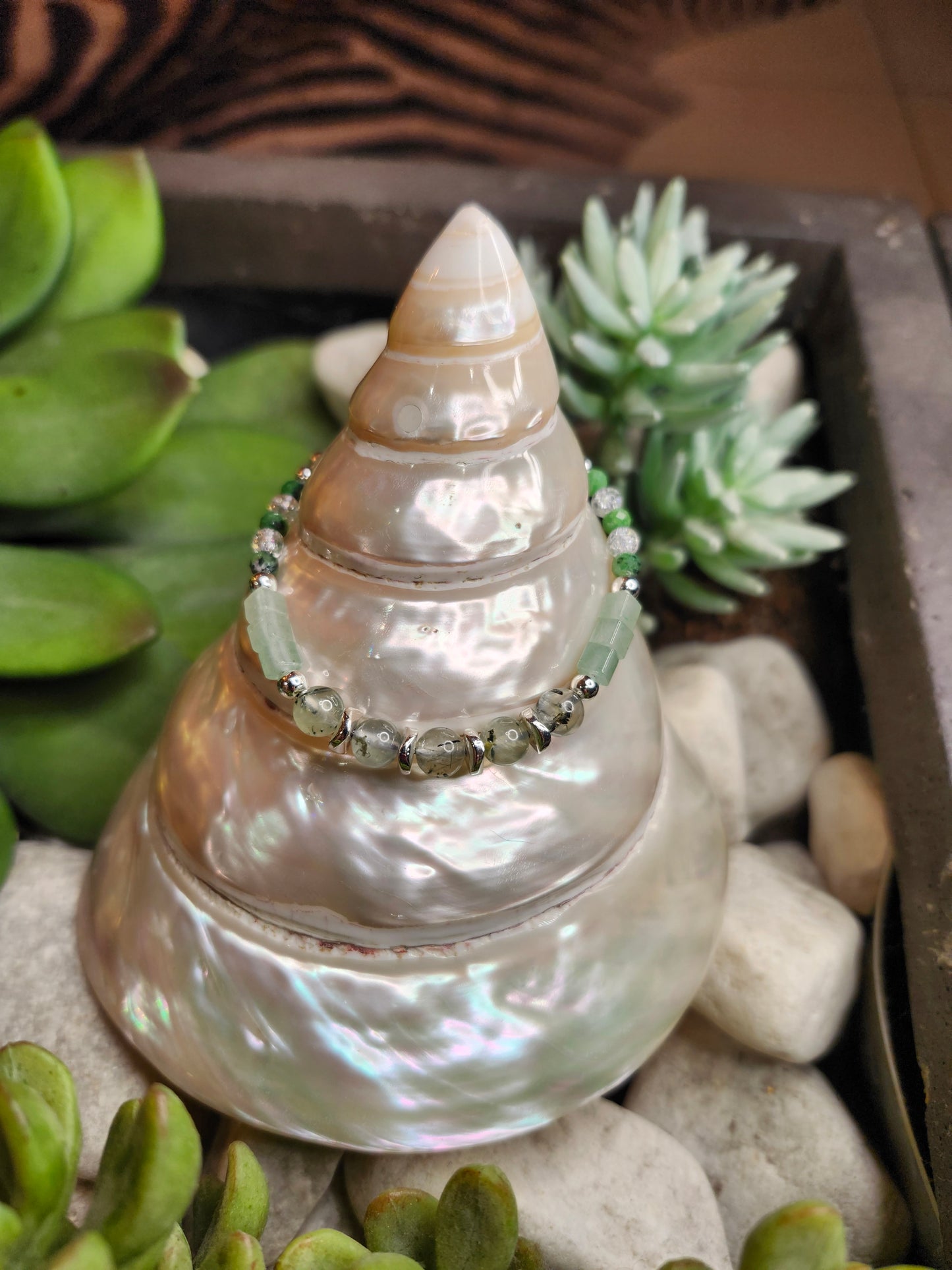 Bracelet ref 89 : Cordon réglable Précuite, Aventurine et Hématite