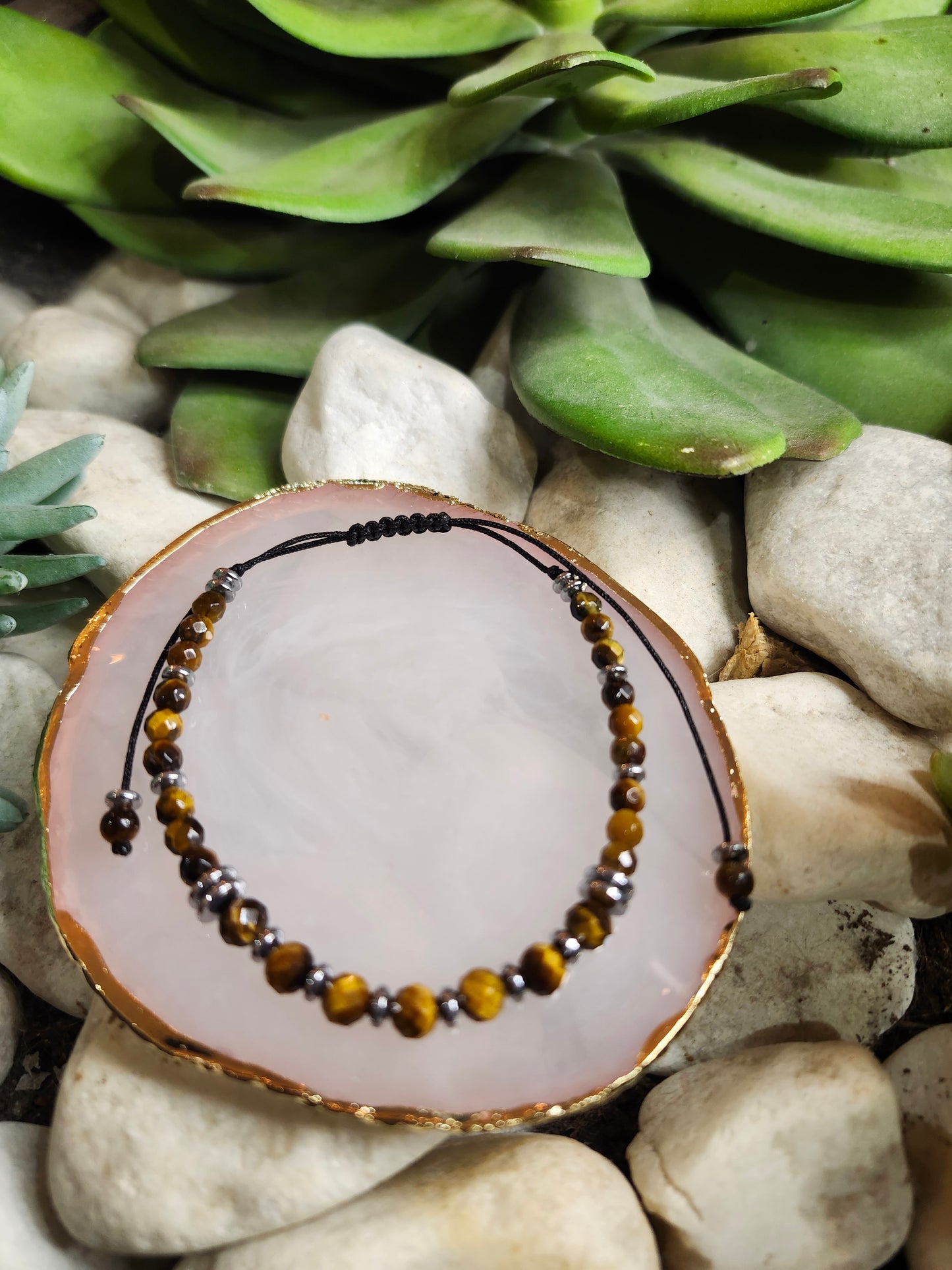 Bracelet ref 91 : Cordon réglable Œil du tigre et Hématite