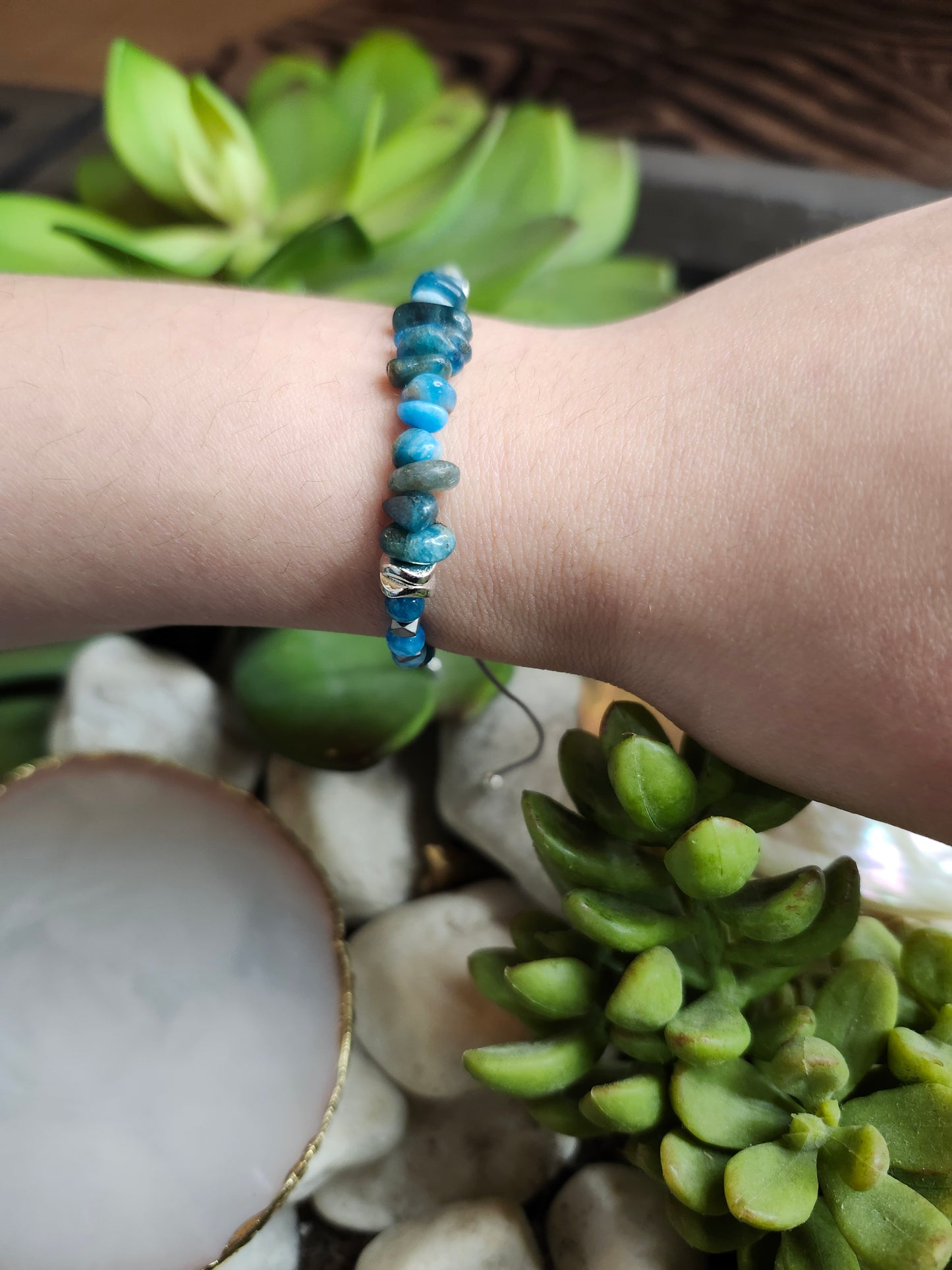 Bracelet ref 93 : Cordon réglable Apatite et Hematite
