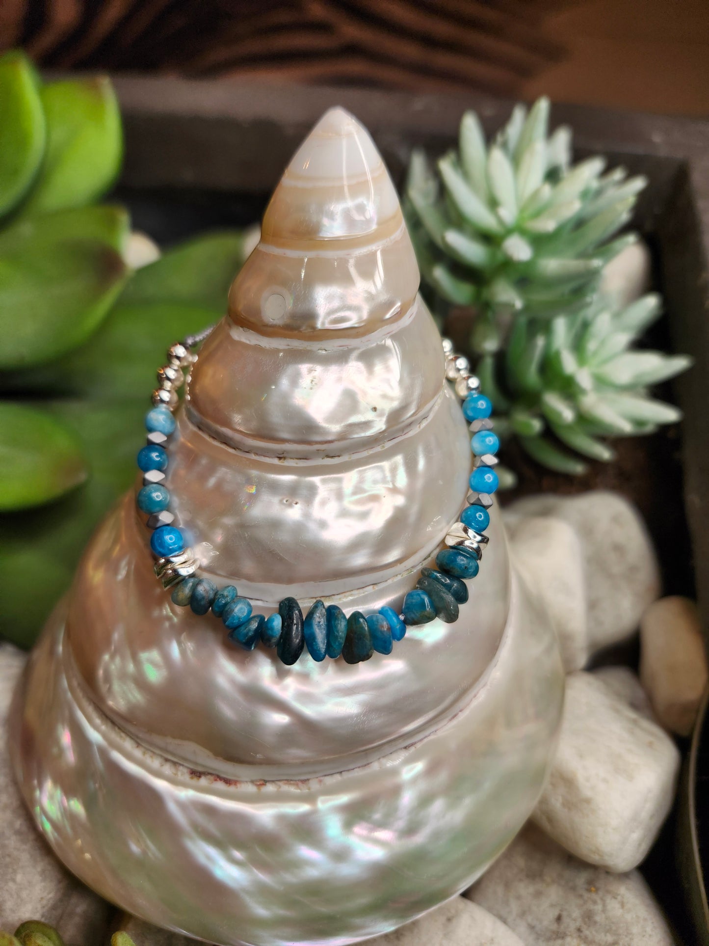 Bracelet ref 93 : Cordon réglable Apatite et Hematite