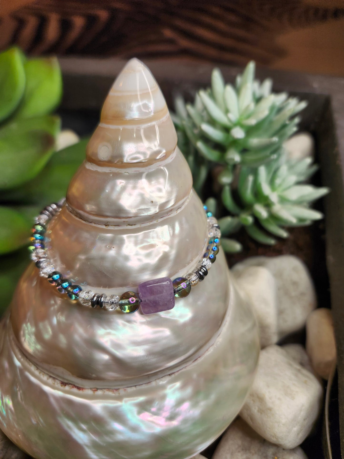 Bracelet ref 95 : Cordon réglable Améthyste, Aqua aura, Cristal de roche et Hématite