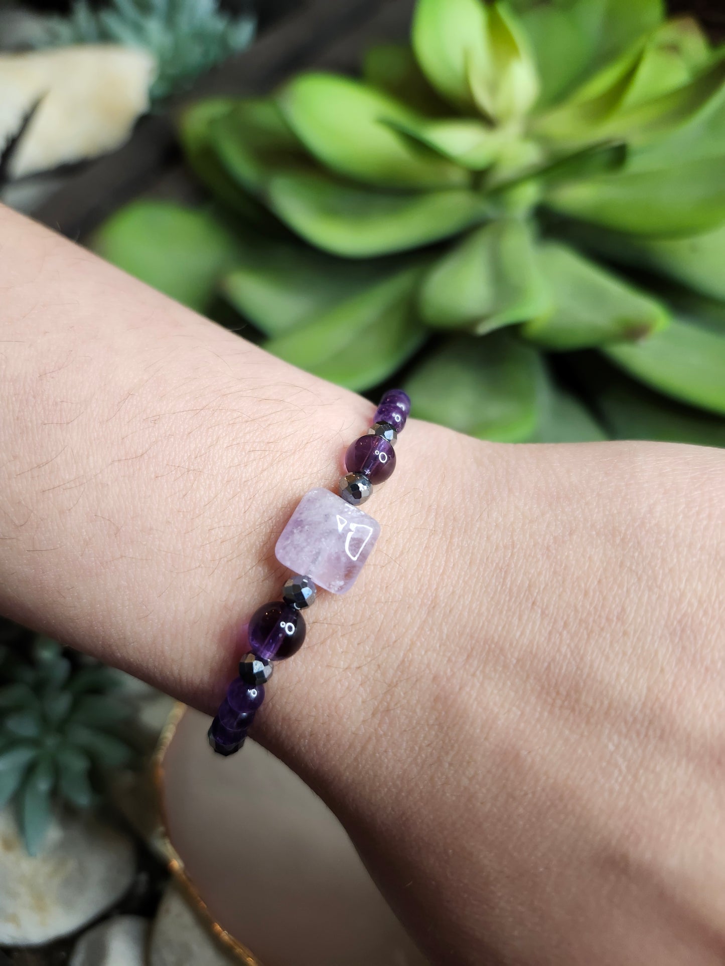 Bracelet ref 99 : Cordon réglable Améthyste et Hématite
