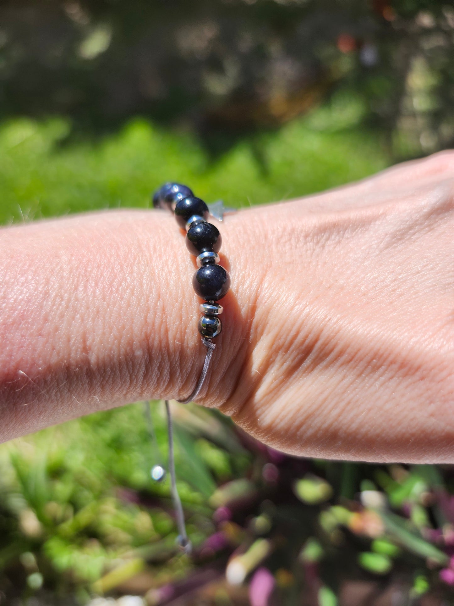 Bracelet réf. 26 : cordon réglable Œil de tigre bleu