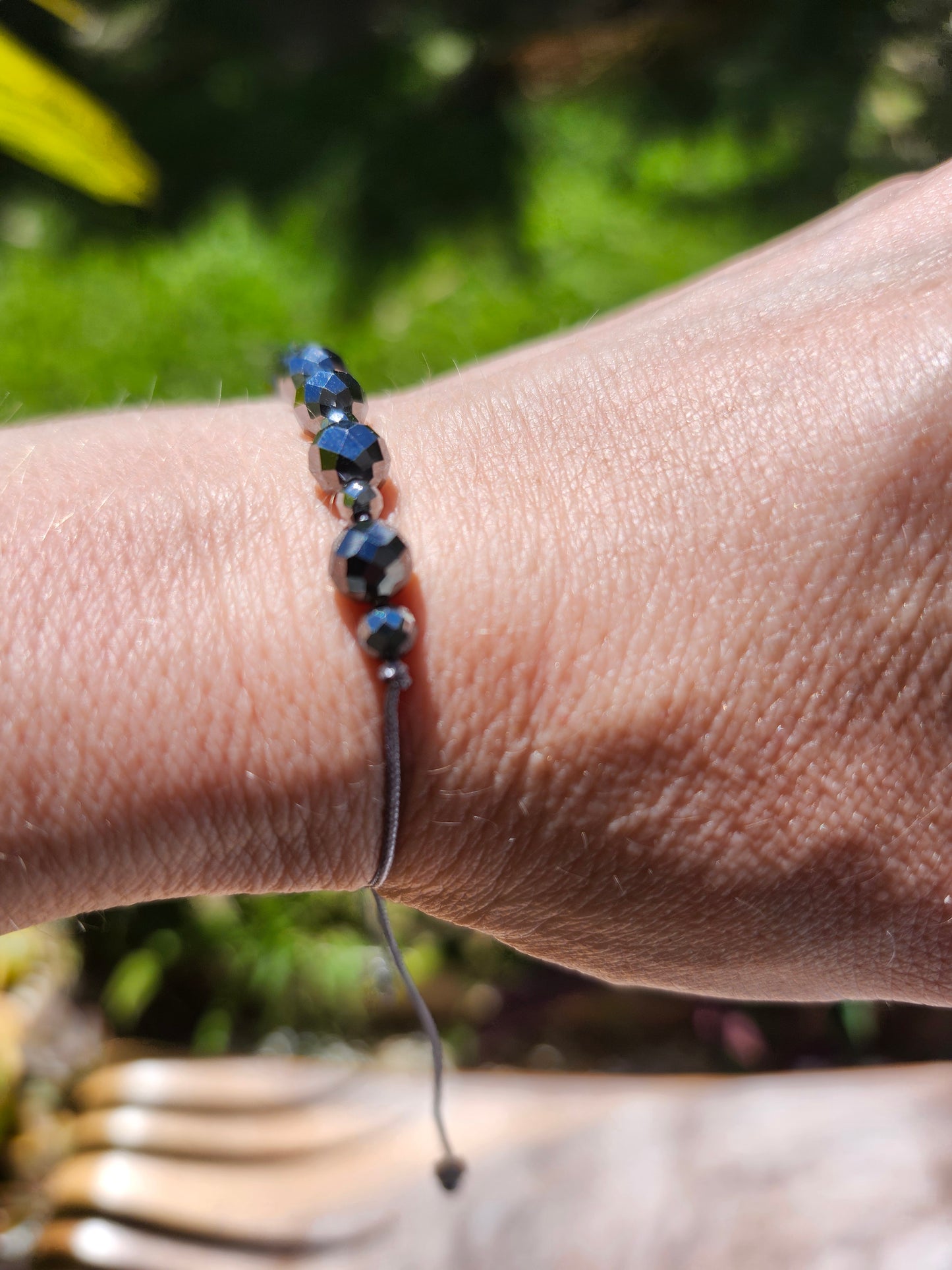 Bracelet réf. 24 : cordon réglable Silicium et Hématite