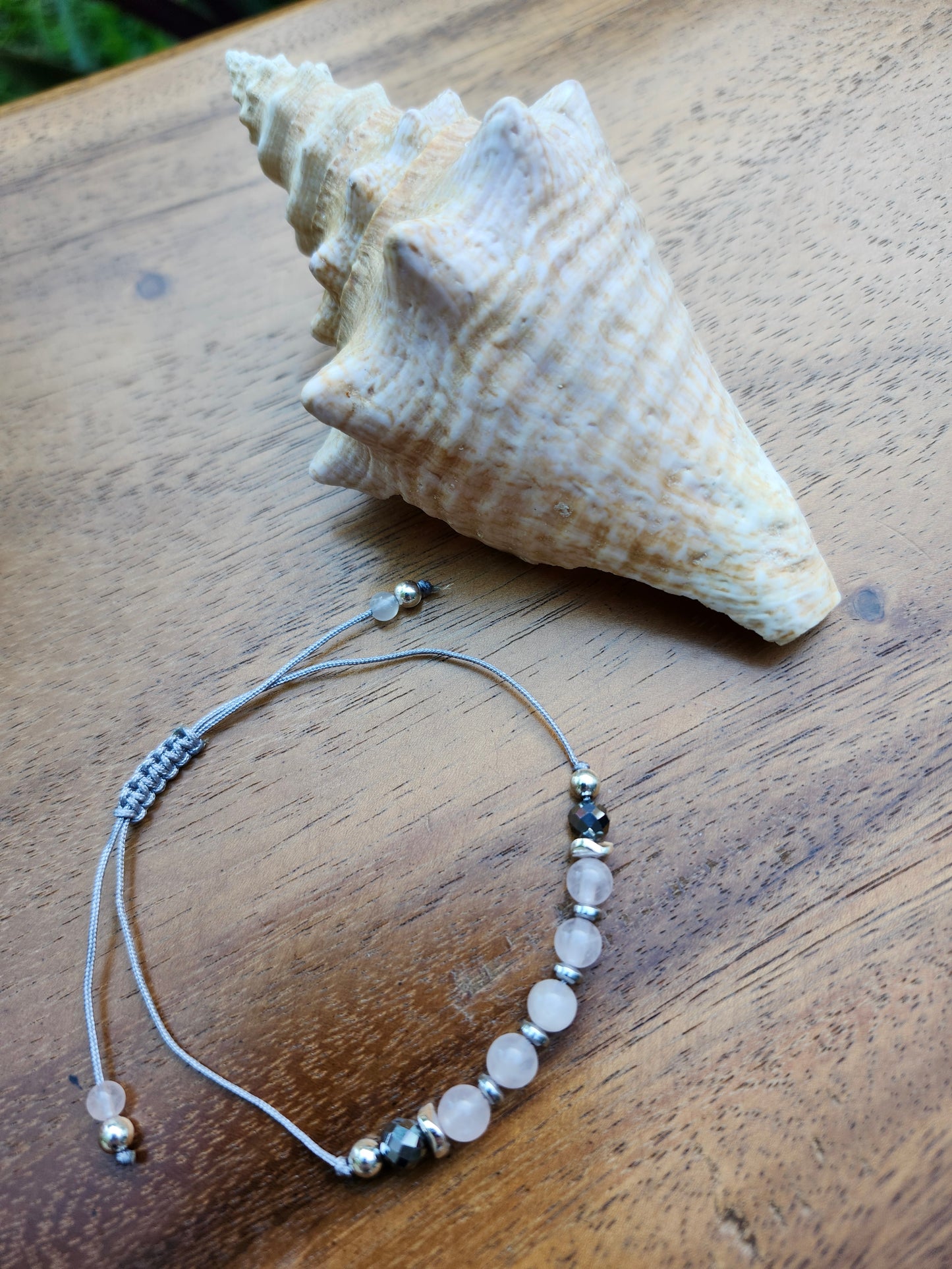 Bracelet réf. 9 : Cordon réglable Quartz rose et Silicium