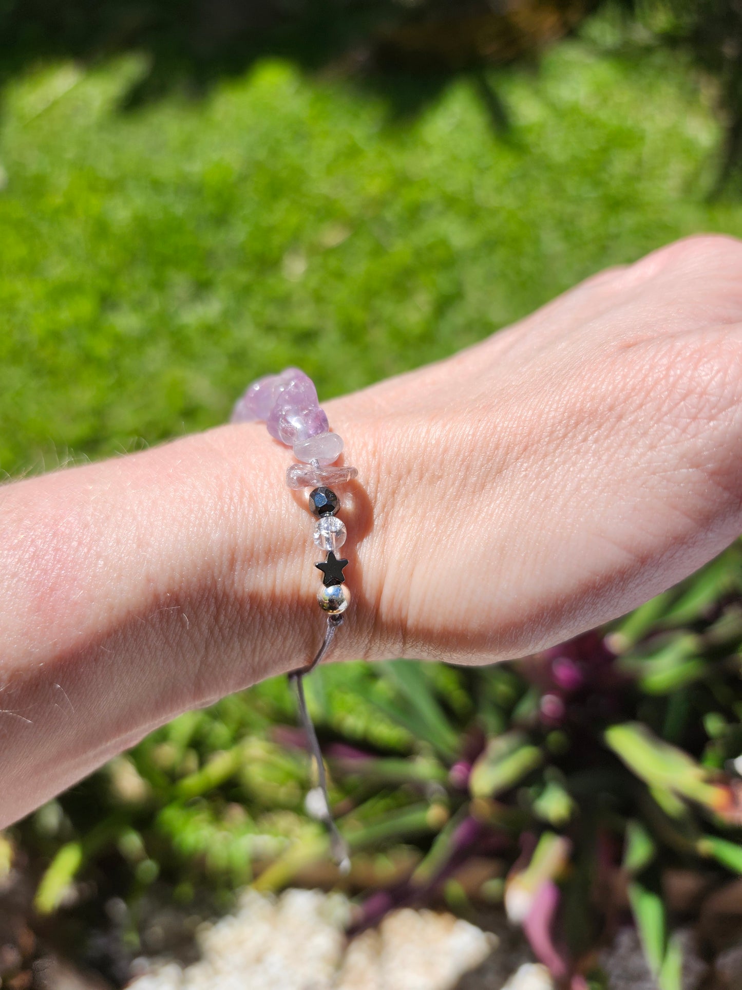 Bracelet réf. 13 : cordon réglable Améthyste et Cristal de roche