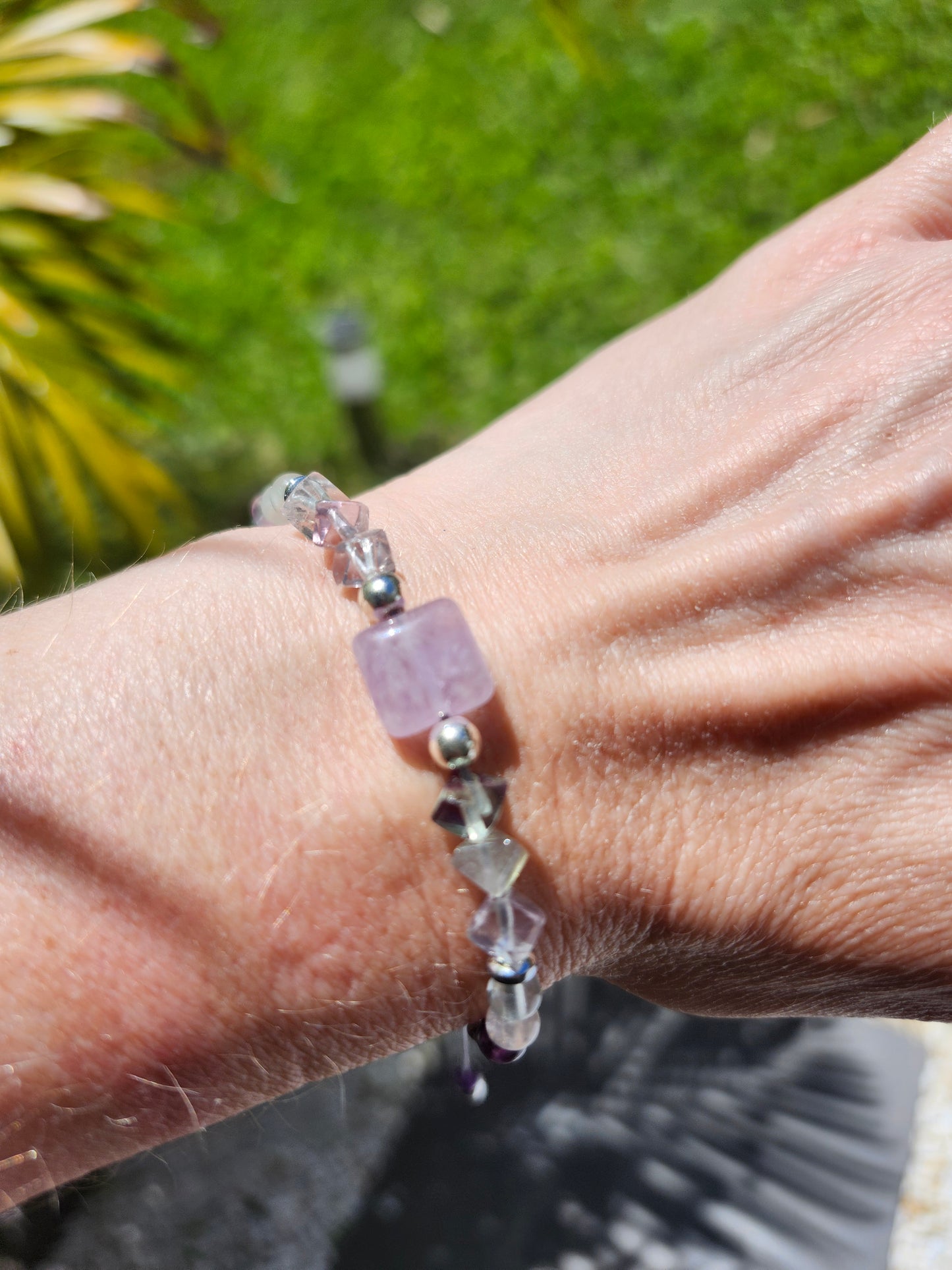 Bracelet réf. 11 : cordon réglable Améthyste et Fluorite