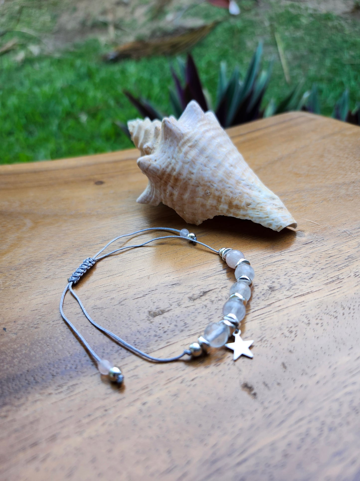 Bracelet réf. 7 : cordon réglable Quartz fraise et Hématite