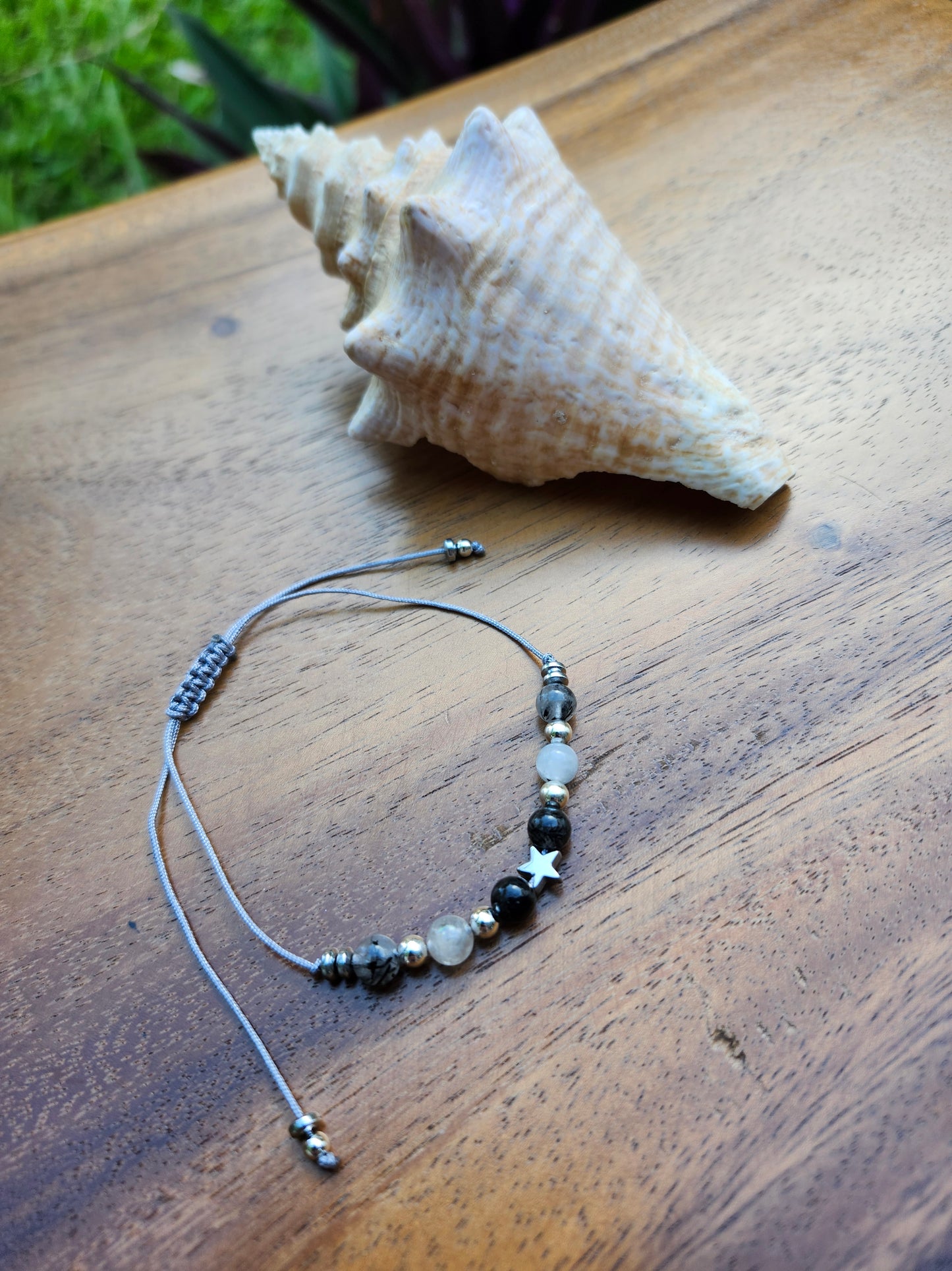 Bracelet réf. 21 : cordon réglable Tourmaline et Hématite