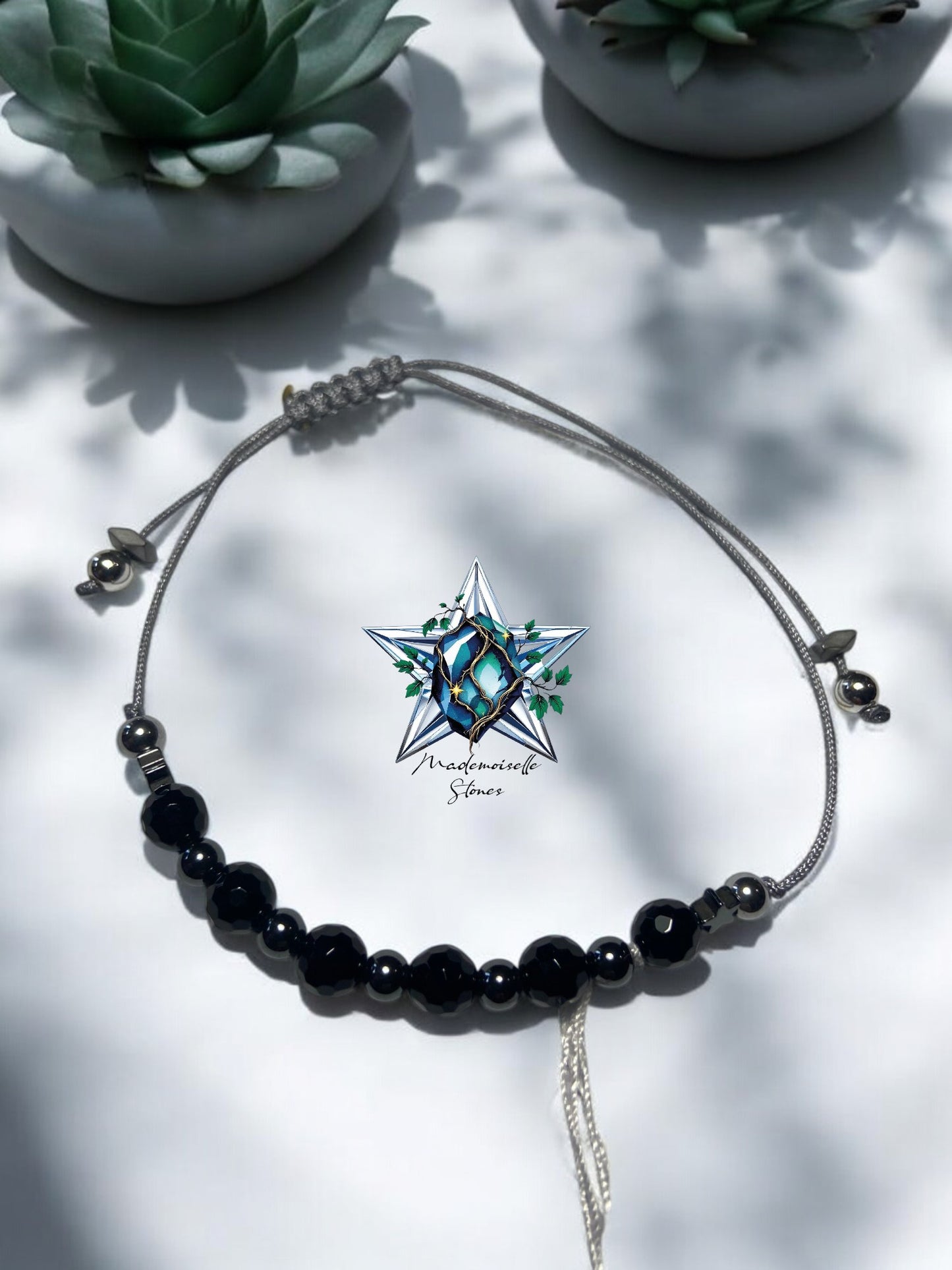 Bracelet réf. 32 : cordon réglable Onyx et Hématite
