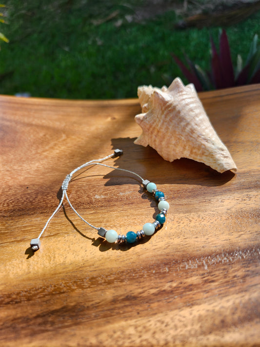 Bracelet ref 39 : Cordon réglable Amazonite, Apatite et Hématite