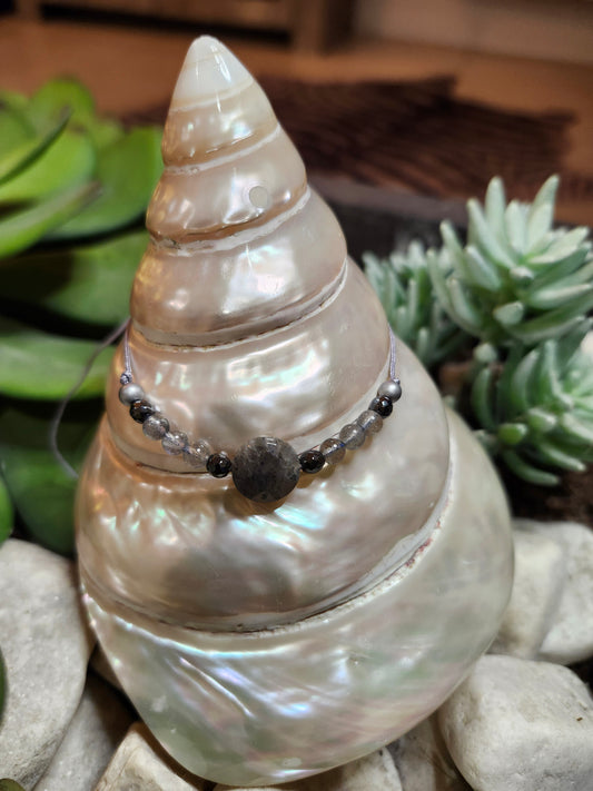 Bracelet ref 69 : Cordon réglable Labradorite et hématite