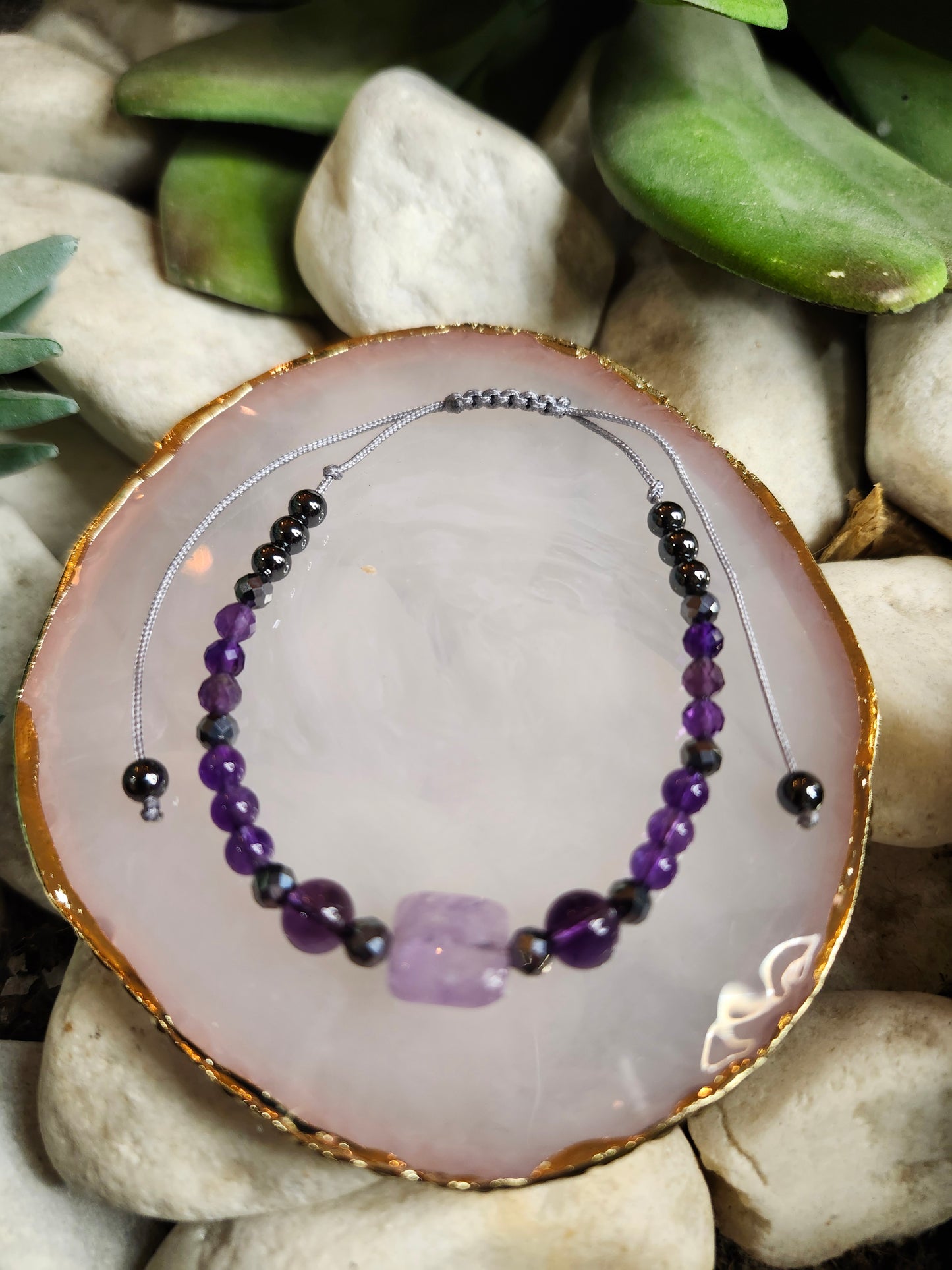 Bracelet ref 99 : Cordon réglable Améthyste et Hématite